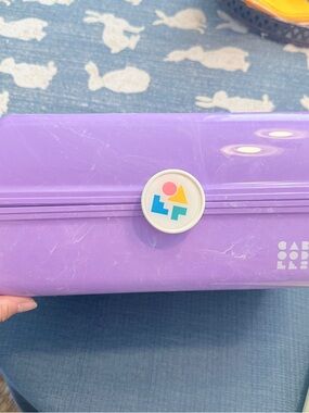 Caboodles Purple Plastic Cosmetic Box with Colorful Geometric Logo 90s